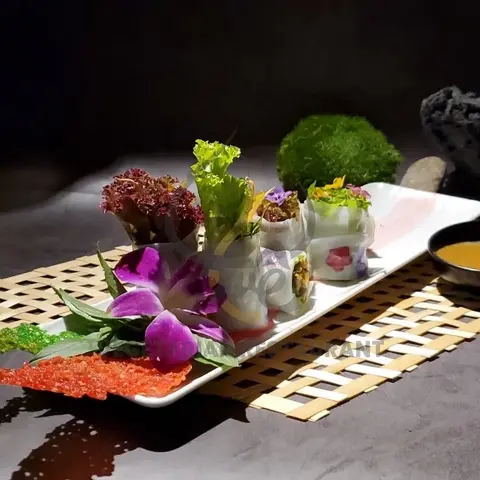 Hình ảnh Cuốn Nhà Tuệ Xốt Tỏi Đen