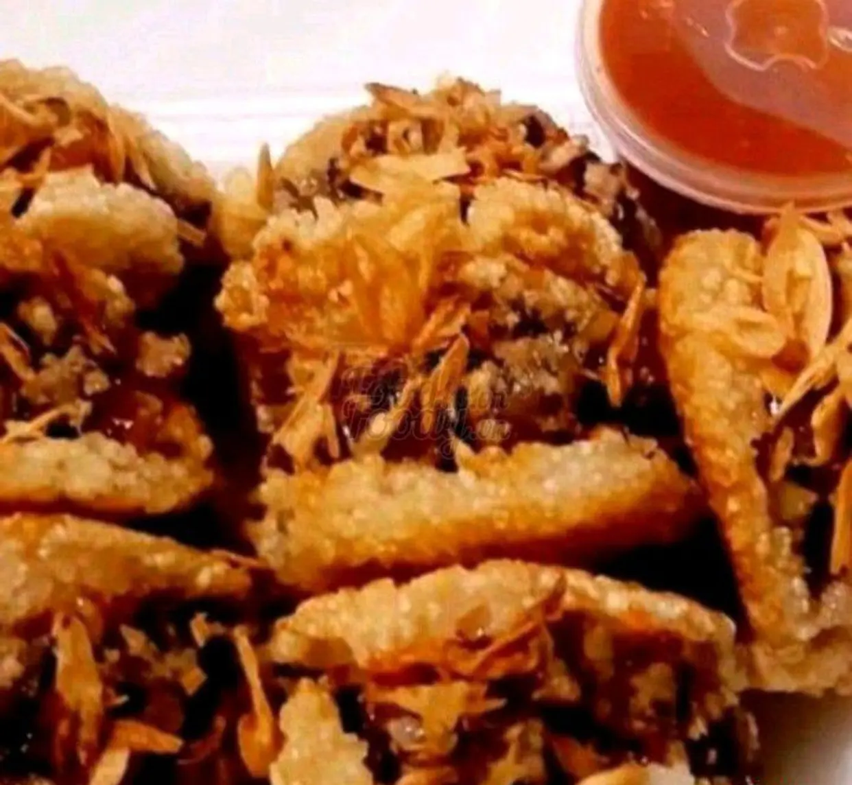 Hình ảnh Combo 5 xôi chiên kèm 1 hủ sốt