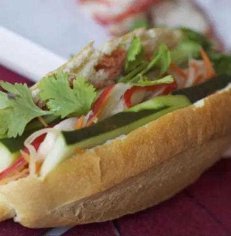 Hình ảnh Bánh mì chả chay
