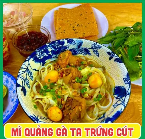 Hình ảnh Mì Quảng gà ta trứng cút