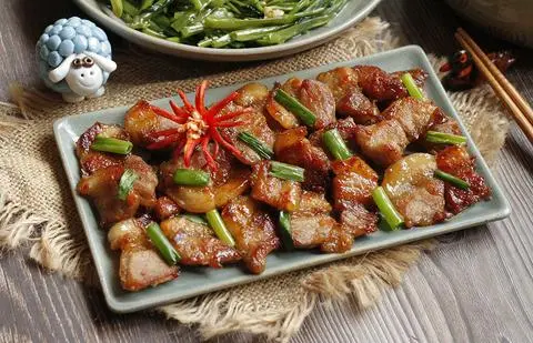 Hình ảnh Ba rọi cháy cạnh