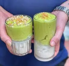 Hình ảnh Bơ già dừa non