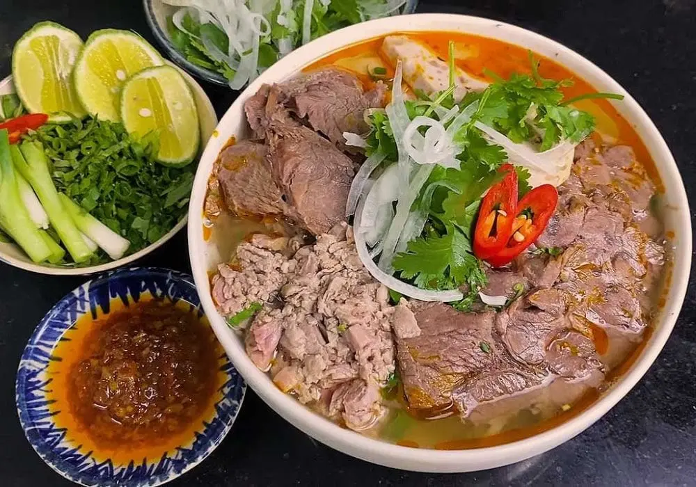 Hình ảnh Bún bò tái gân