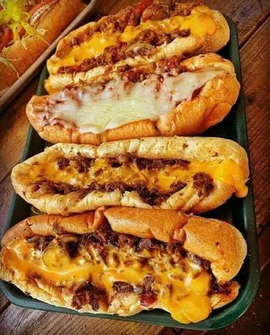 Hình ảnh Hotdog heo xông khói phô mai