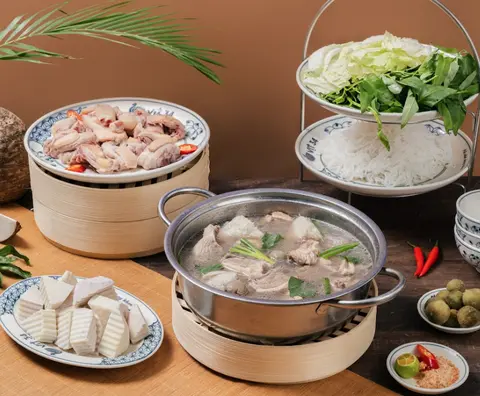 Hình ảnh Lẩu vịt om sấu to