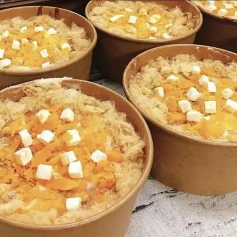 Hình ảnh Bánh bông lan trứng muối thố