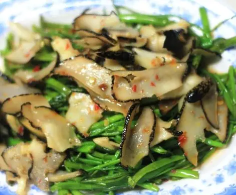 Hình ảnh Ốc giác xào rau muống