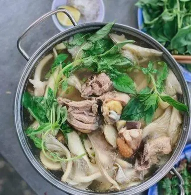 Hình ảnh Lẩu Gà Lá É Nhỏ