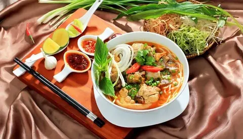 Hình ảnh Bún bò sườn sụn