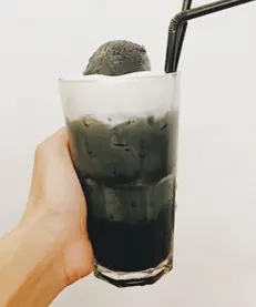 Hình ảnh Trà sữa than tre - kem cheese