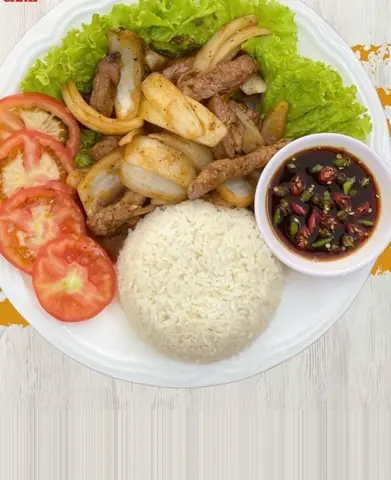 Hình ảnh Cơm chiên bò xào củ hành