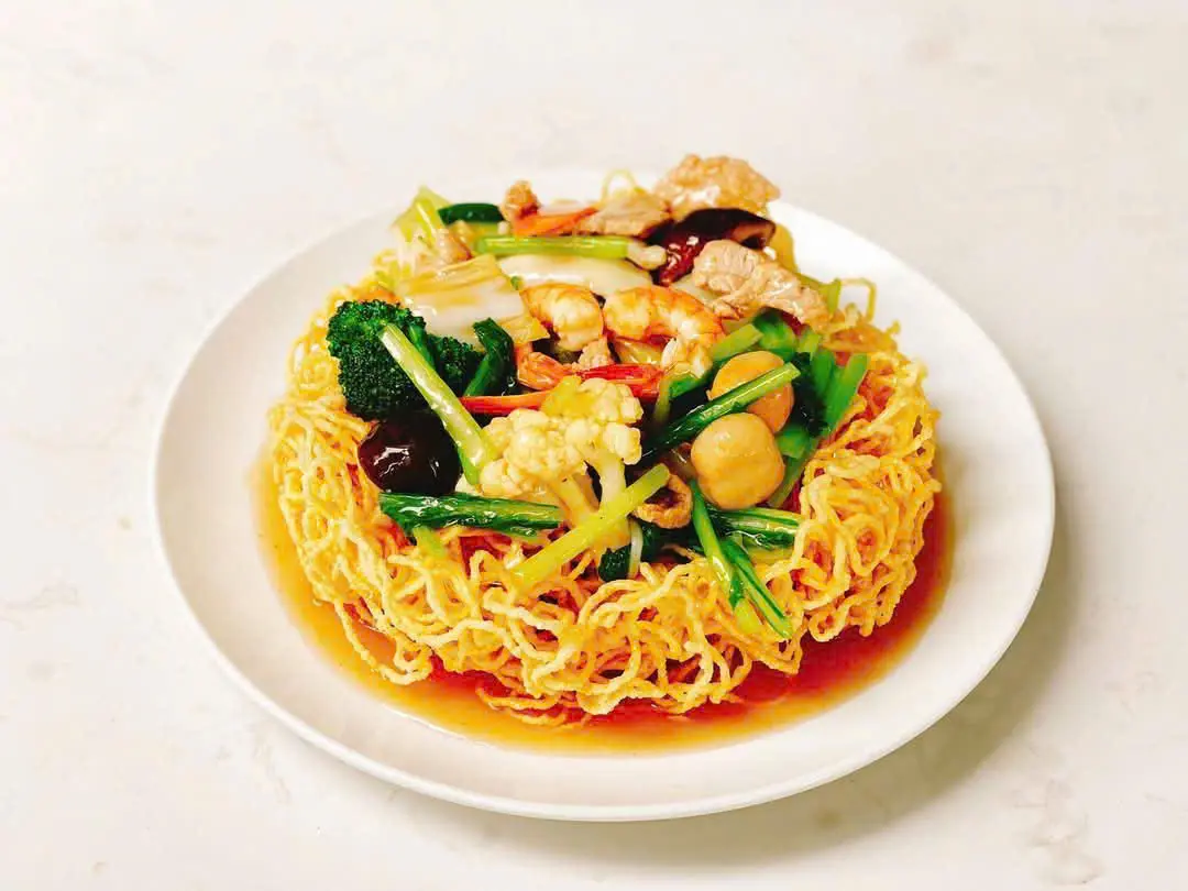 Hình ảnh Mì xào giòn hải sản