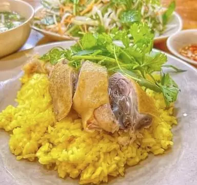 Hình ảnh Cơm gỏi đùi gà
