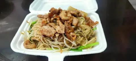 Hình ảnh Hủ tiếu xào heo hộp