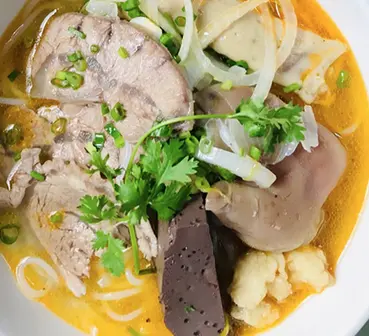 Hình ảnh Bún bò giò heo