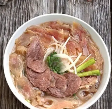 Hình ảnh Bún bò gân - bắp