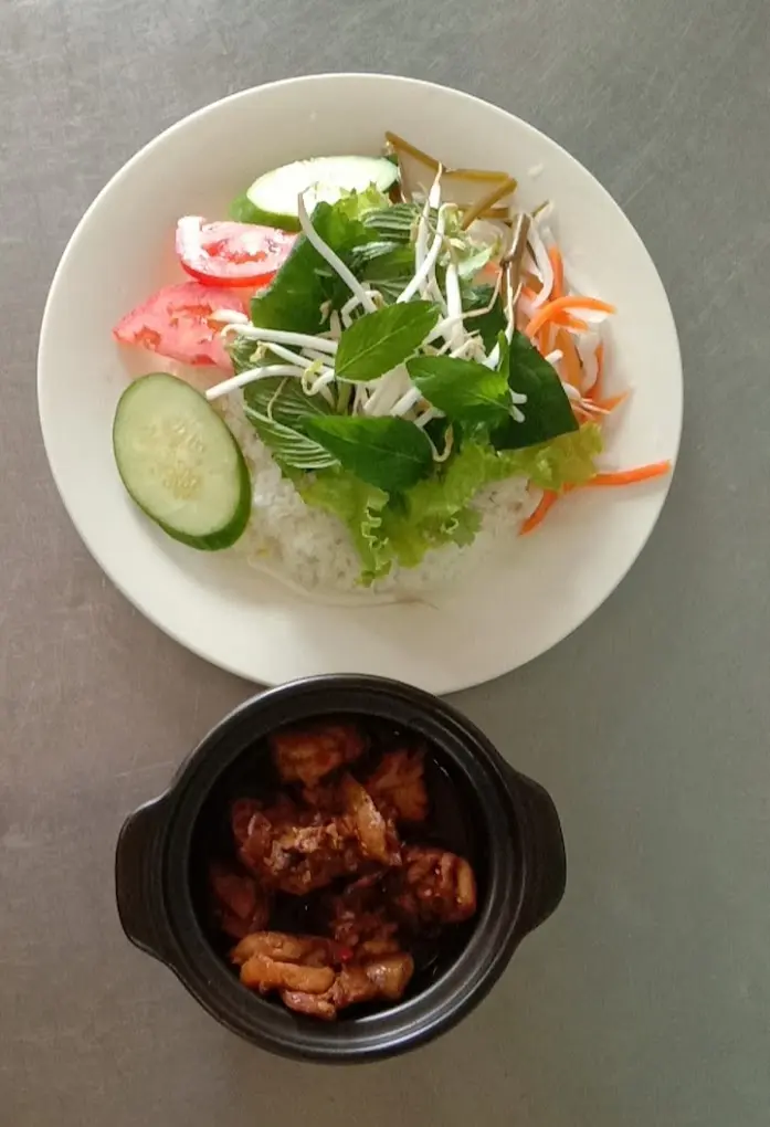 Hình ảnh Cơm tấm thịt kho tiêu