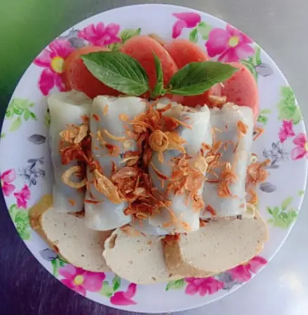 Hình ảnh Bánh cuốn nóng chả chiên