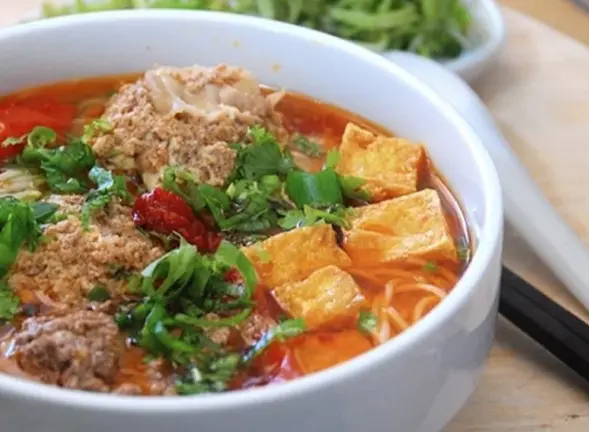 Hình ảnh Bún - riêu cua - chả cây - chả cá - đậu - huyết - cà chua