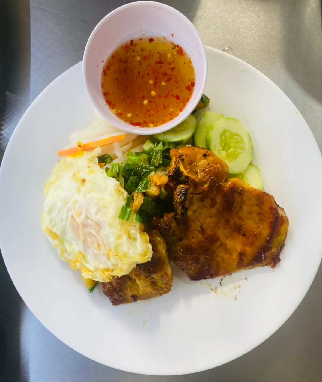 Hình ảnh Cơm tấm sườn ốp la