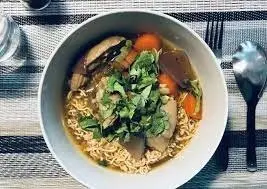 Hình ảnh Mì gói cà ri gà cay