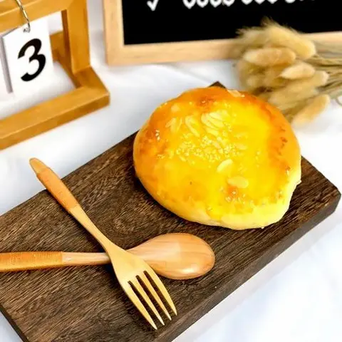 Hình ảnh Bánh mì dừa hạnh nhân