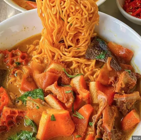 Hình ảnh Mì gói phá lấu bò
