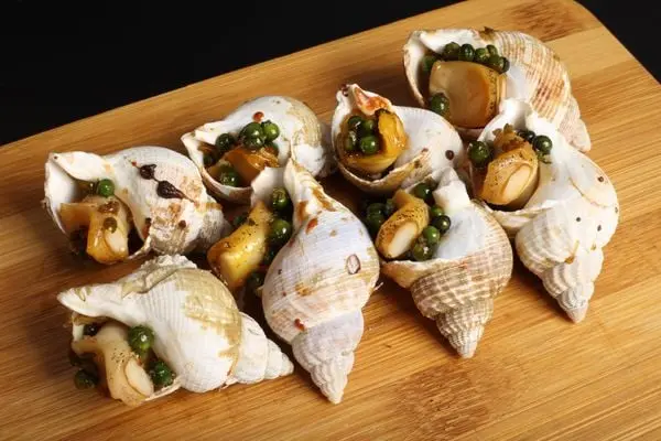 Hình ảnh Ốc bulot nướng tiêu xanh