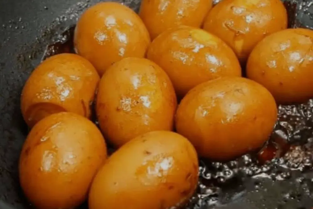 Hình ảnh Trứng vịt kho - 1 trứng