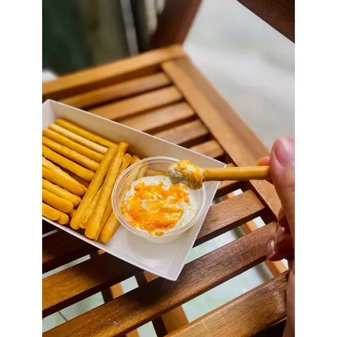 Hình ảnh Bánh quy chấm sốt kem