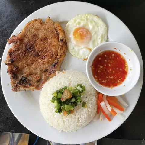 Hình ảnh Cơm tấm sườn trứng
