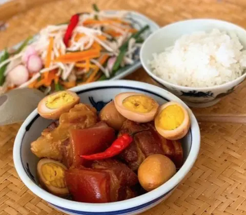 Hình ảnh Cơm thịt kho trứng