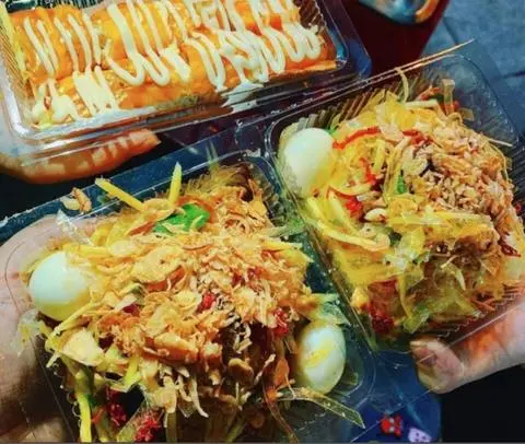 Hình ảnh Bánh tráng trộn thập cẩm