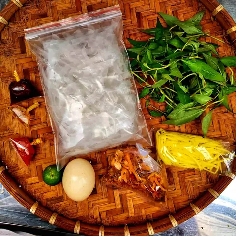 Hình ảnh Bánh Tráng Trộn Trứng Gà ( Tự Trộn )