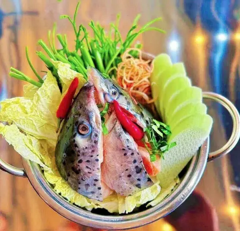 Hình ảnh Lẩu đầu cá hồi