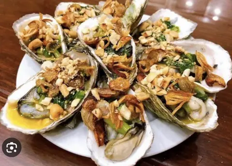 Hình ảnh  5 Hàu nướng mỡ hành (10 tặng 1)