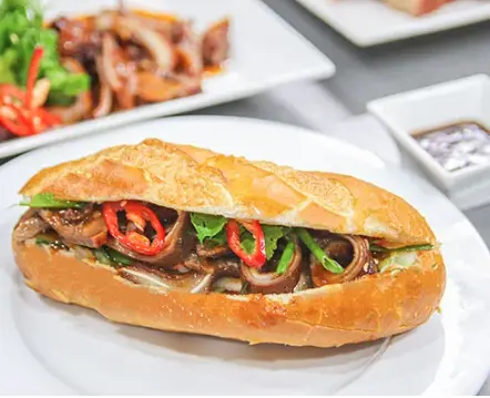 Hình ảnh Bánh mì thịt phá lấu