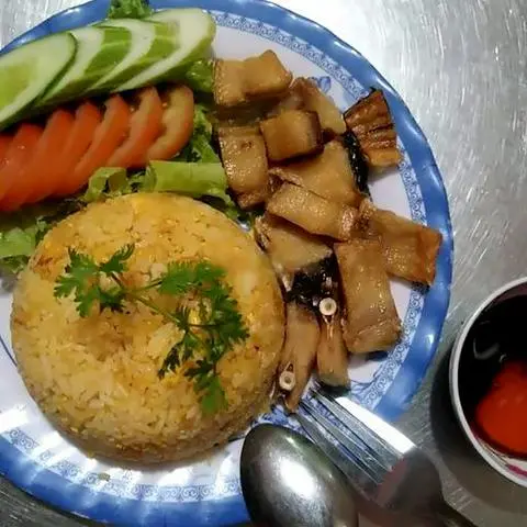 Hình ảnh Cơm chiên khô cá dứa