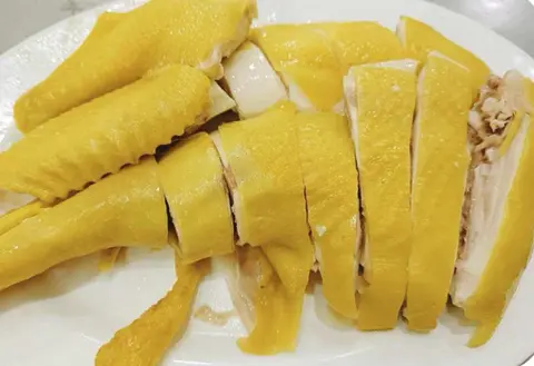 Hình ảnh Nửa con gà chặt lá chanh