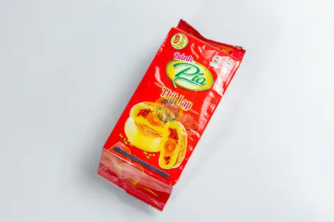 Hình ảnh Bánh pía thịt lạp mặn bịch đỏ nhỏ