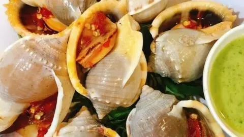 Hình ảnh Ốc tỏi nướng muối ớt