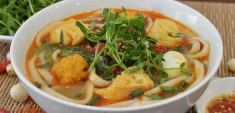 Hình ảnh Bánh canh cá - chả cua - trứng cút