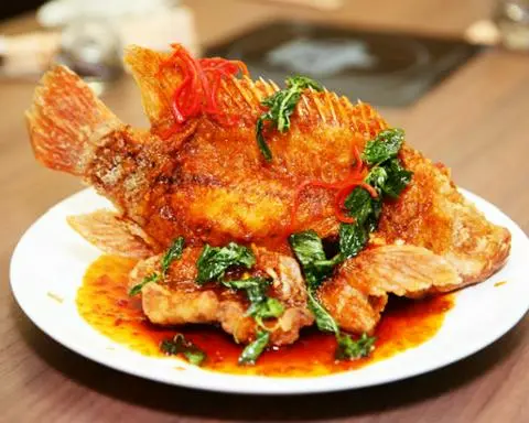 Hình ảnh Cá tai tượng sốt me