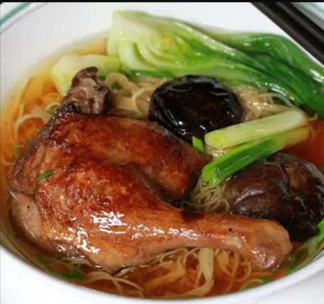 Hình ảnh Mì gà tiềm