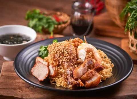 Hình ảnh Mì trộn thêm