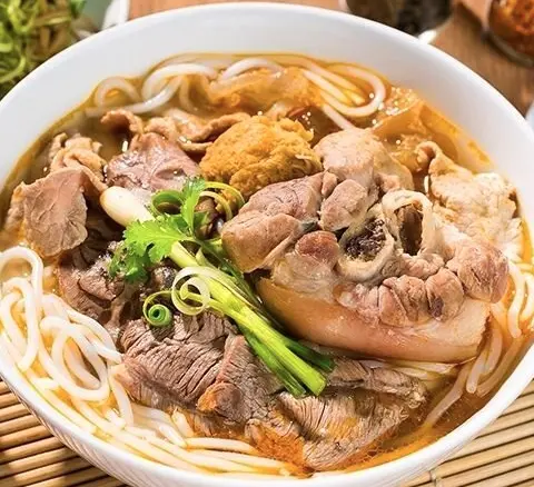 Hình ảnh Bún bò Huế tô đặc biệt