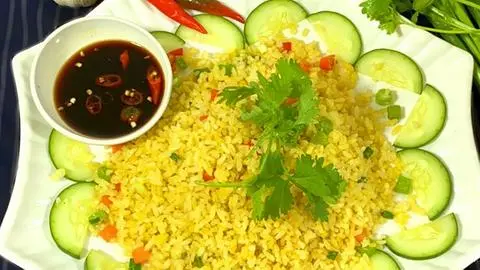 Hình ảnh Cơm chiên tỏi trứng