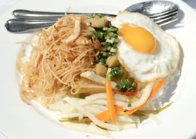 Hình ảnh Cơm tấm bì trứng