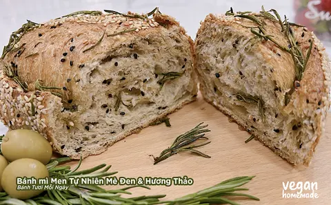 Hình ảnh (Nửa Ổ) Bánh Mì Sourdough Mè Đen & Hương Thảo - Black Sesame Seed & Fresh Rosemary Sourdough Bread (1/2 Bread)