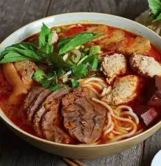 Hình ảnh Bún - bò nạm - chả - huyết